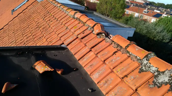 Stormschade aan het dak